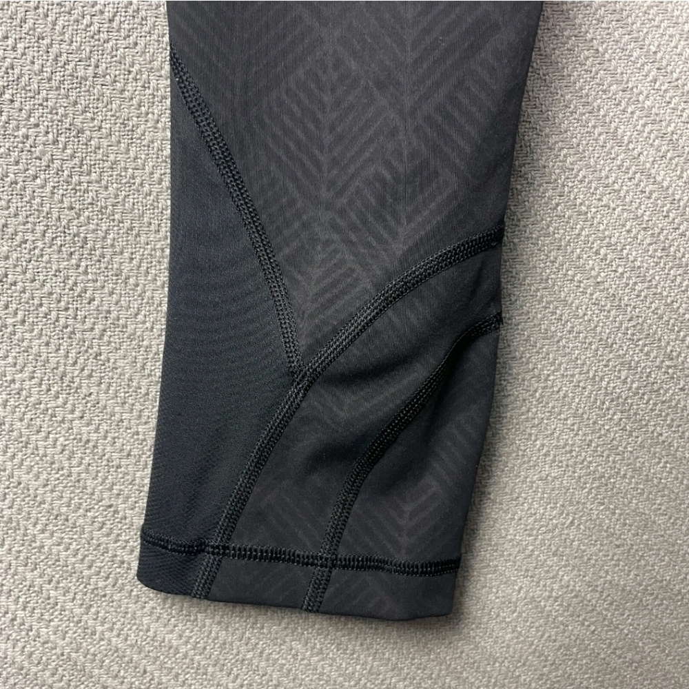 Lululemon Inspire Crop Black 6 Leggings Pattern Yoga Athleisure - Picture 5 of 10